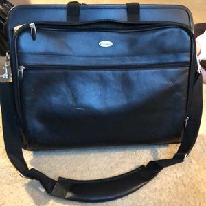 Men’s leather laptop bag by Targus